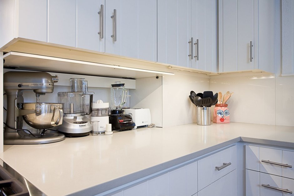 Выдвижной фартук для кухни