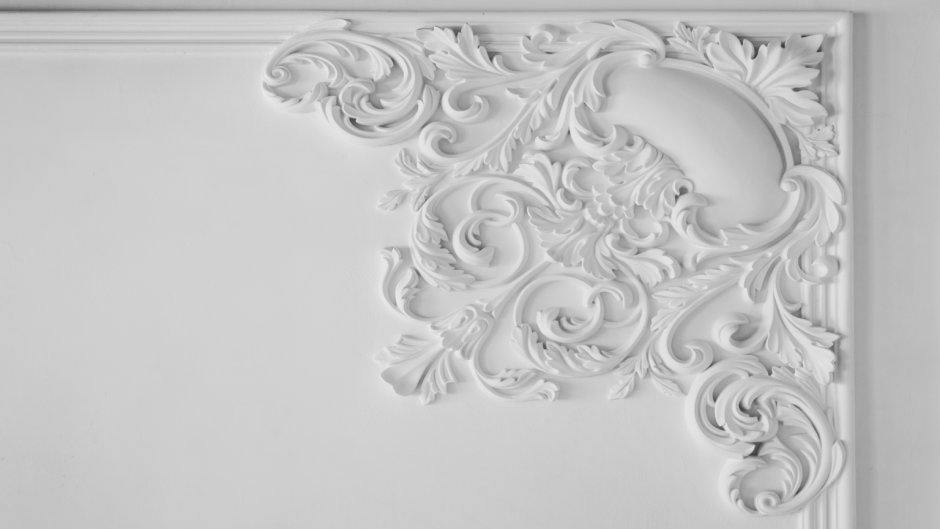 Декорирование стен рамками