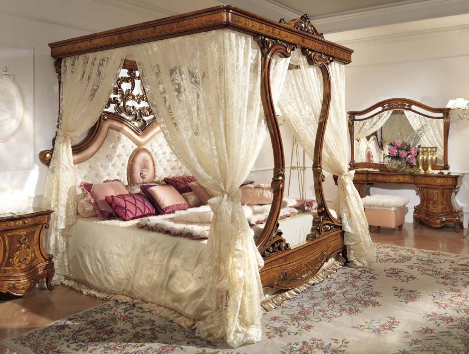 Кровать с балдахином