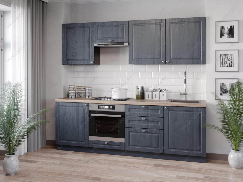 Кухня с зеркальными фасадами