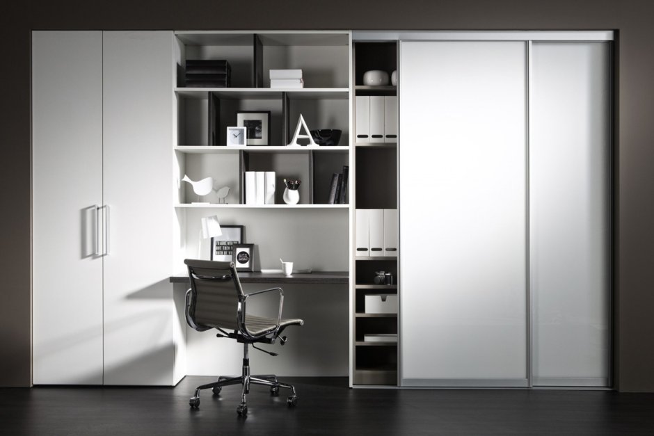 Рабочее место в шкафу