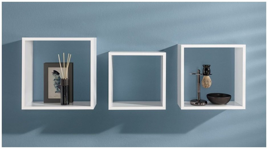 Повесить три квадратные полки