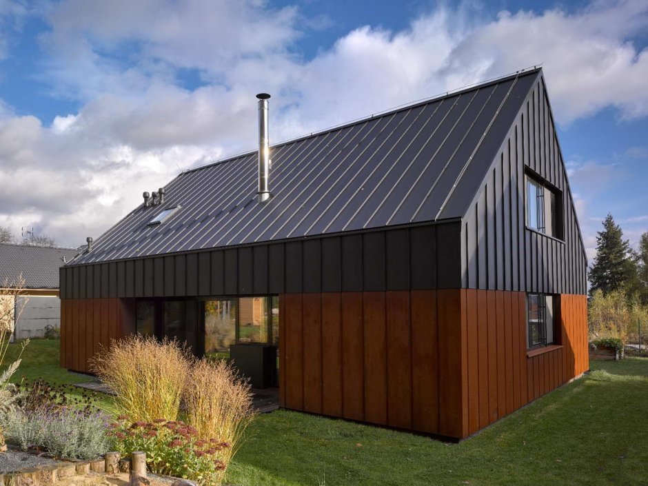 Фальцевая кровля дом барнхаус