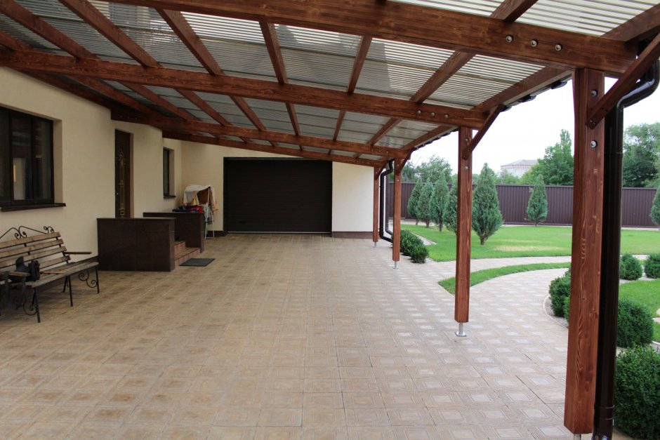 Навес на даче для отдыха