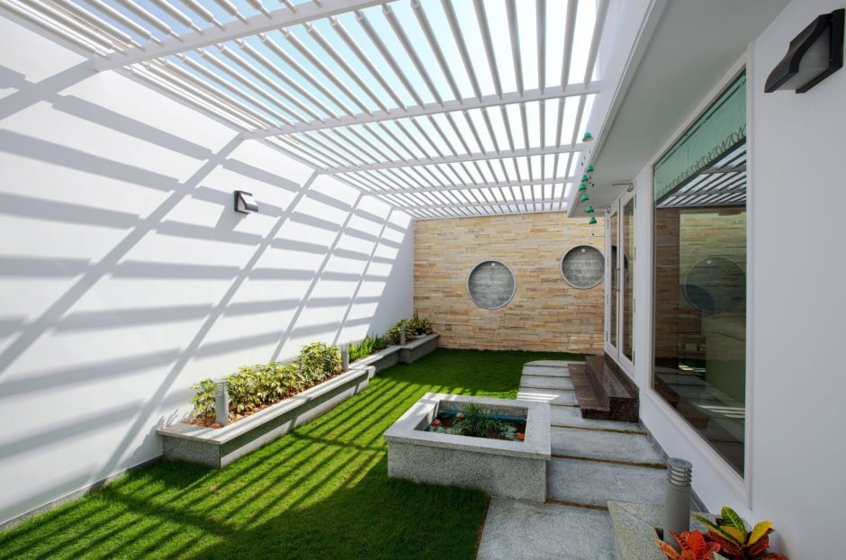 Крытый двор в частном доме