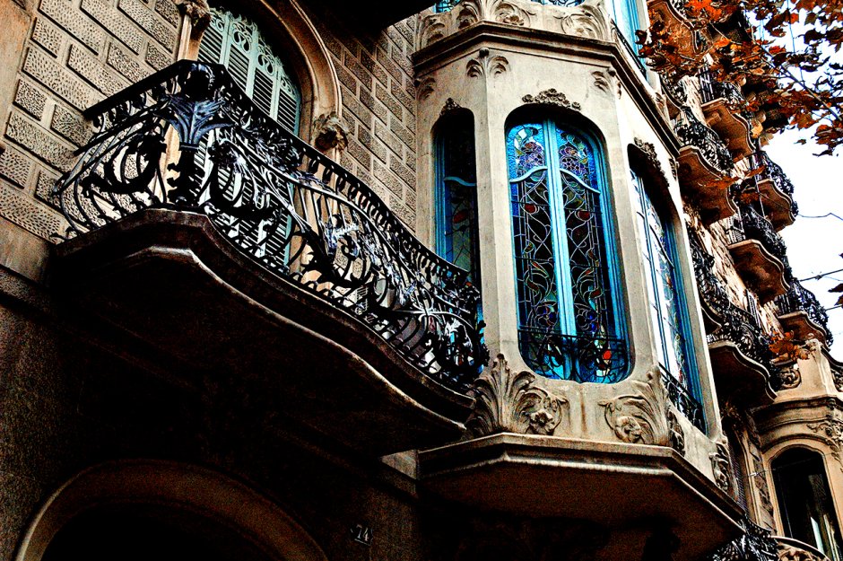 Балкончики в стиле Модерн в Испании