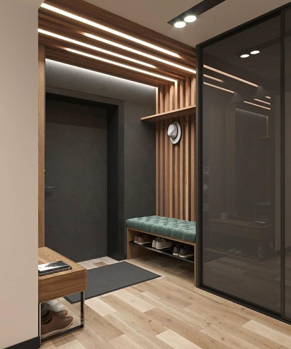 Прихожая с деревянными рейками