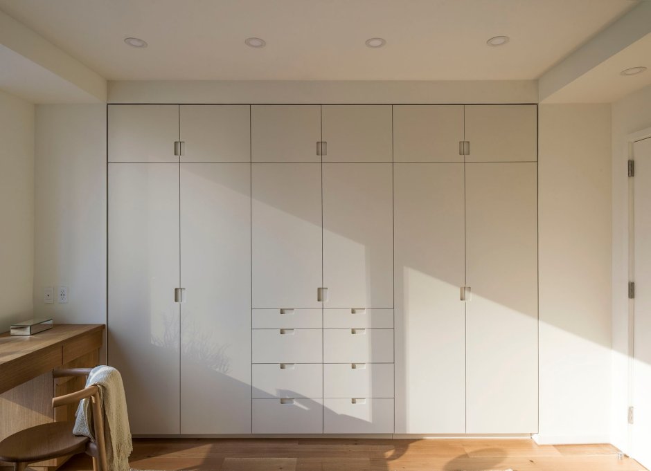 Шкафы встроенные в стену