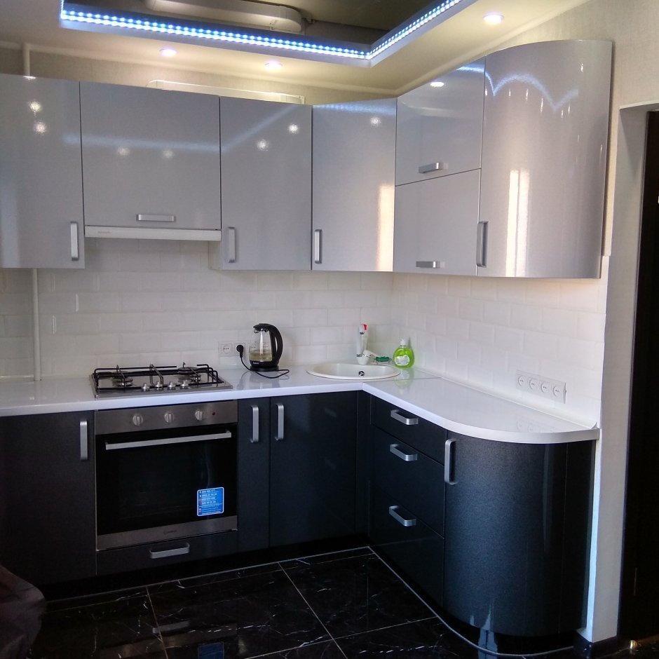 Угловая кухня 6м2