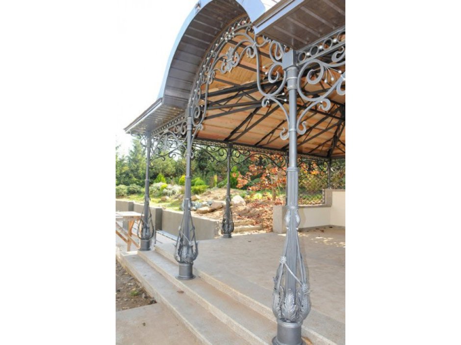 Кованые столбы для навеса