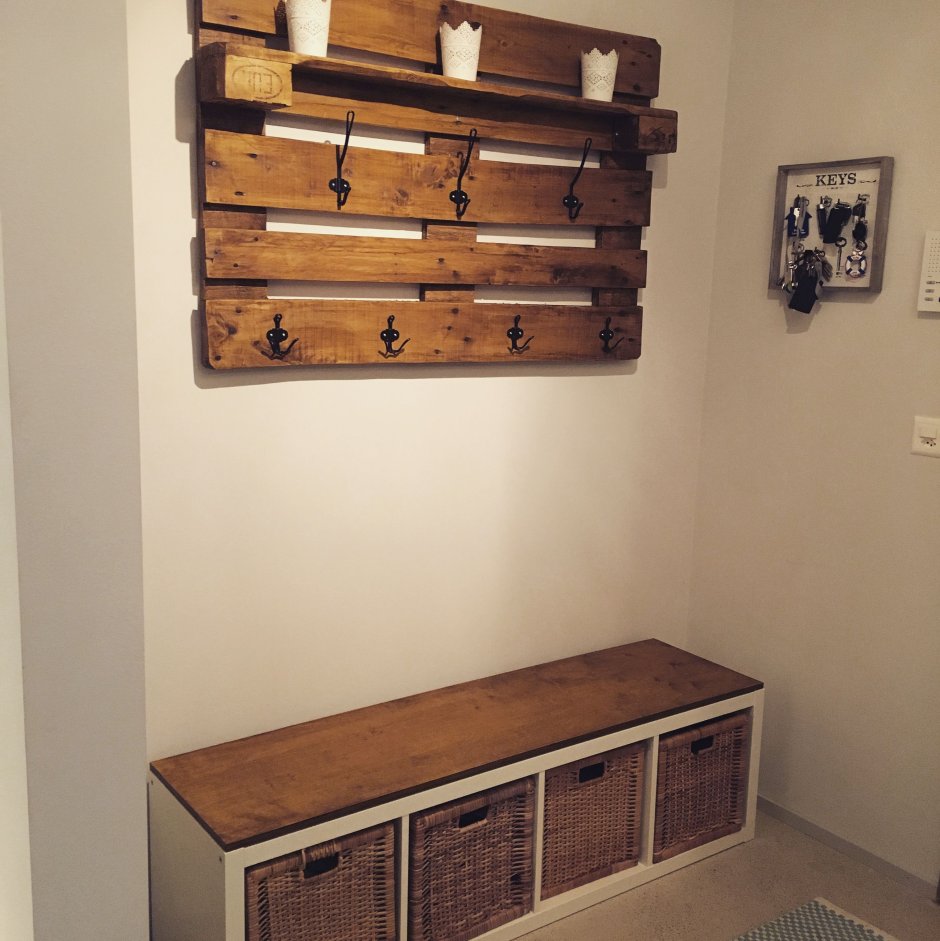 Шкафчик из поддонов