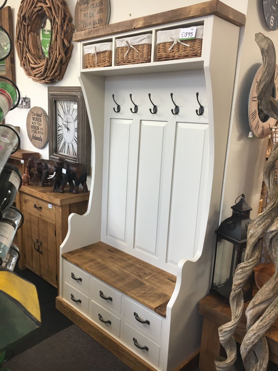 Вешалка в прихожую в стиле деревенском