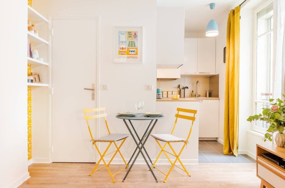 Желтая кухня в скандинавском стиле