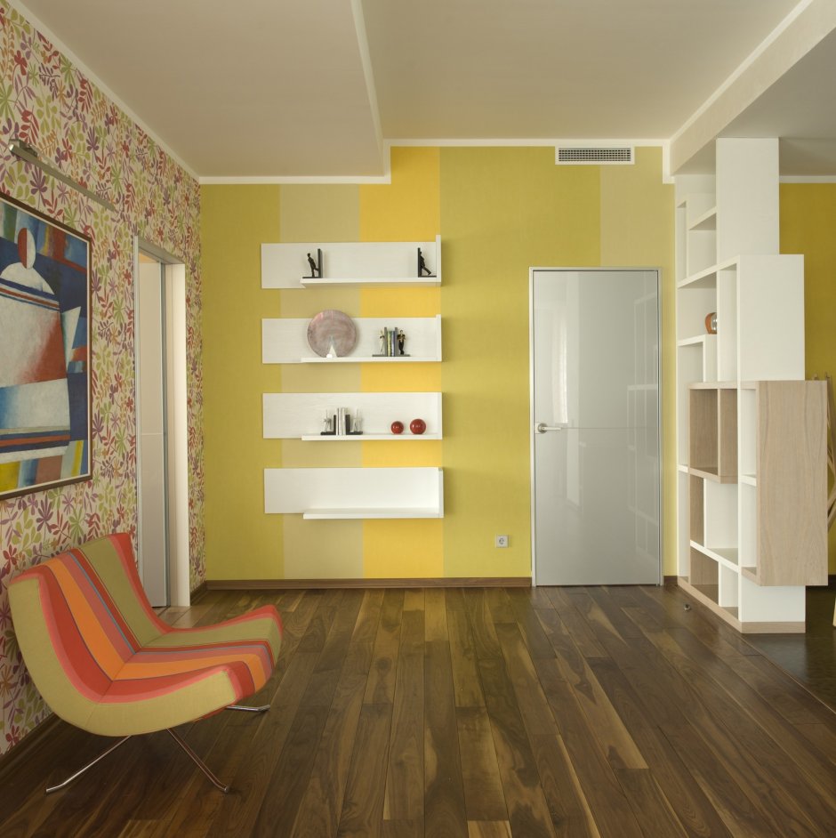 Жёлтые обои для стен сочетание в интерьере гостиной и прихожей