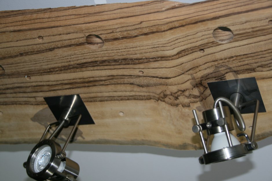 Торшер из дерева