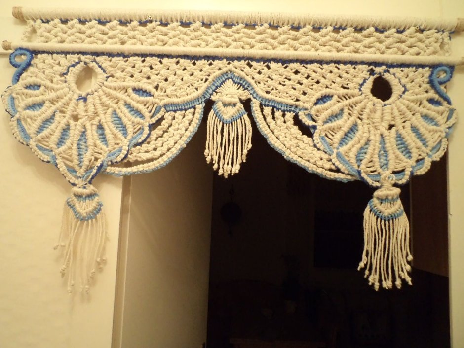 Ламбрекен из макраме