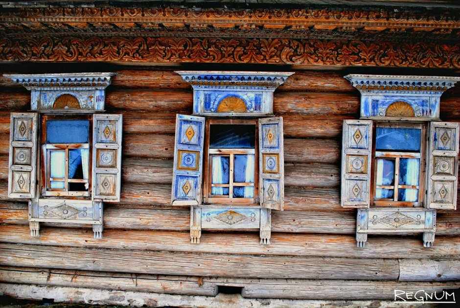 Русская изба наличники