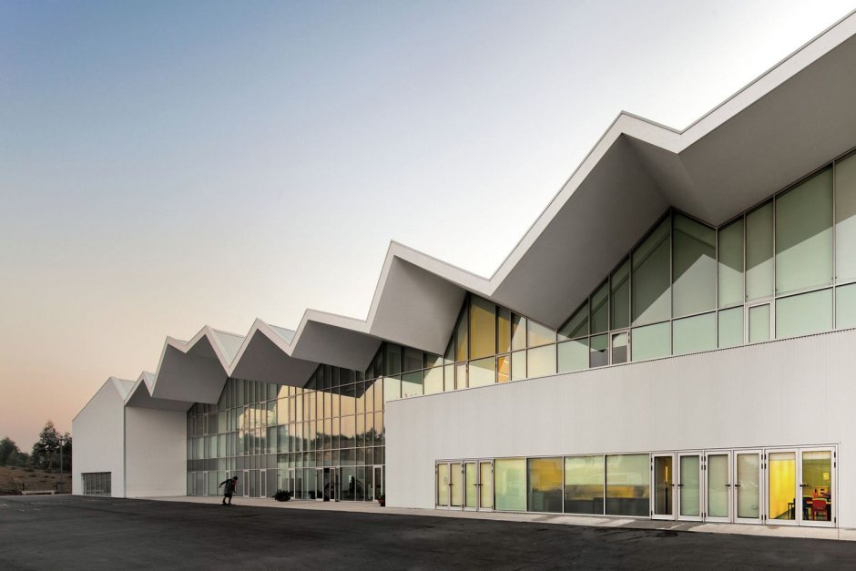 Футура стиль экстерьер школа