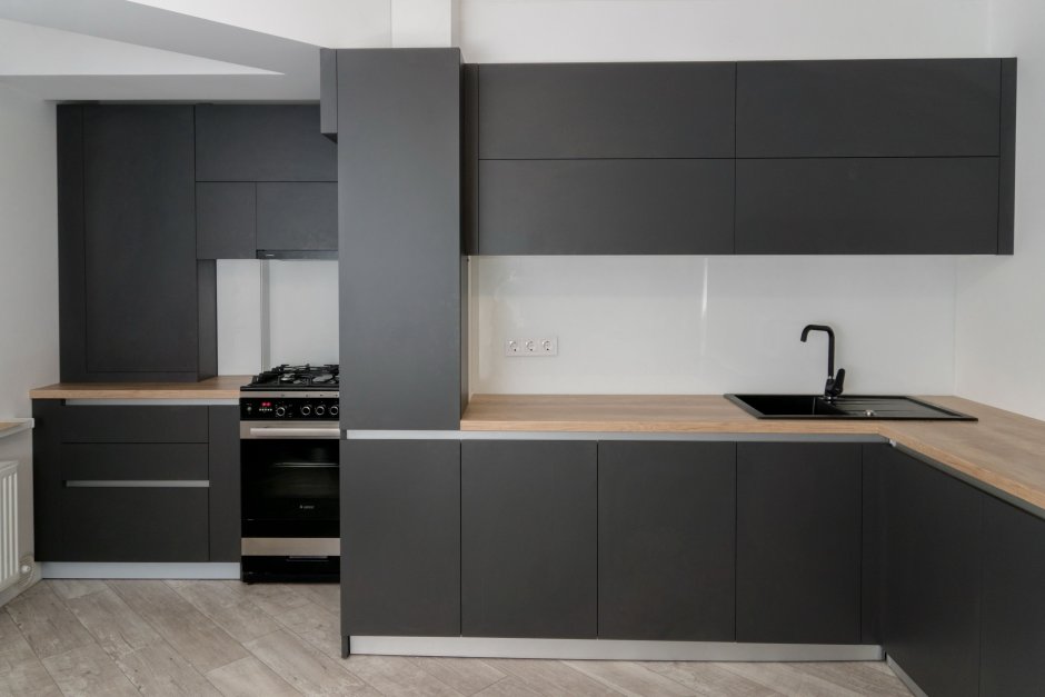Кухня серая матовая Fenix NTM
