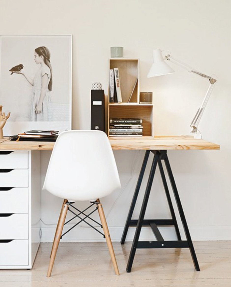 Письменный стол в стиле Сканди