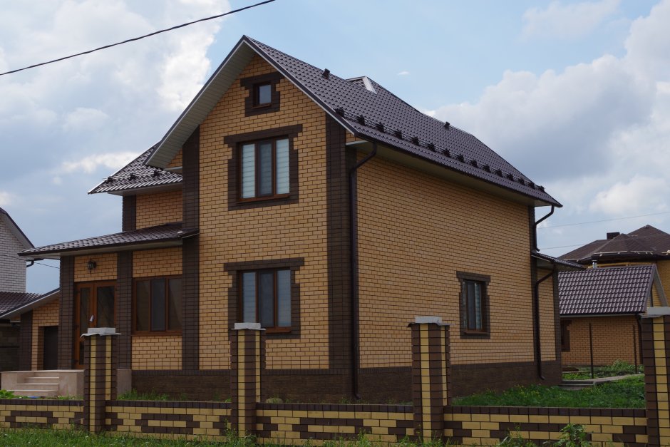 Дом желтый кирпич