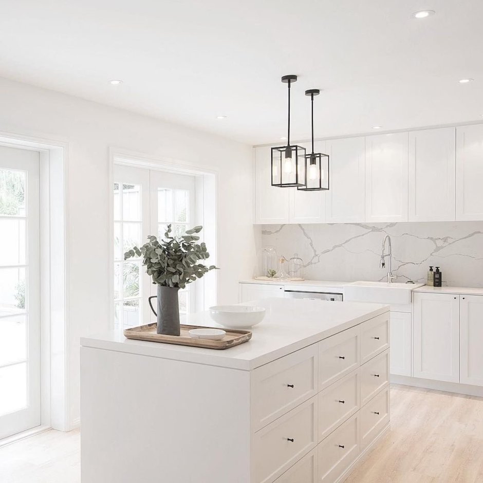 Кухня в кремовых тонах