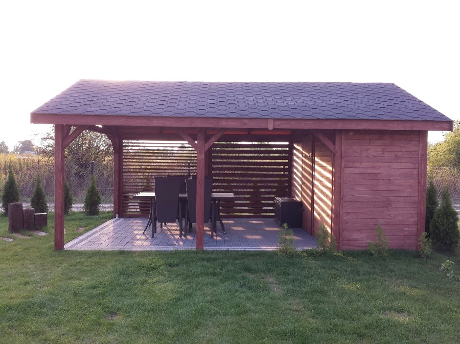 Беседка барбекю и хозблоком