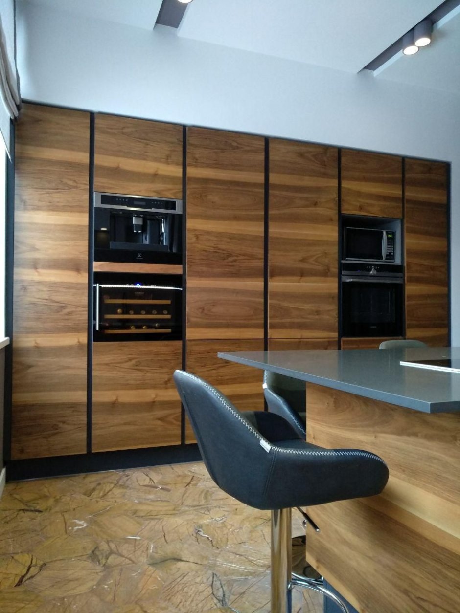 Атлас Люкс американский орех шпон