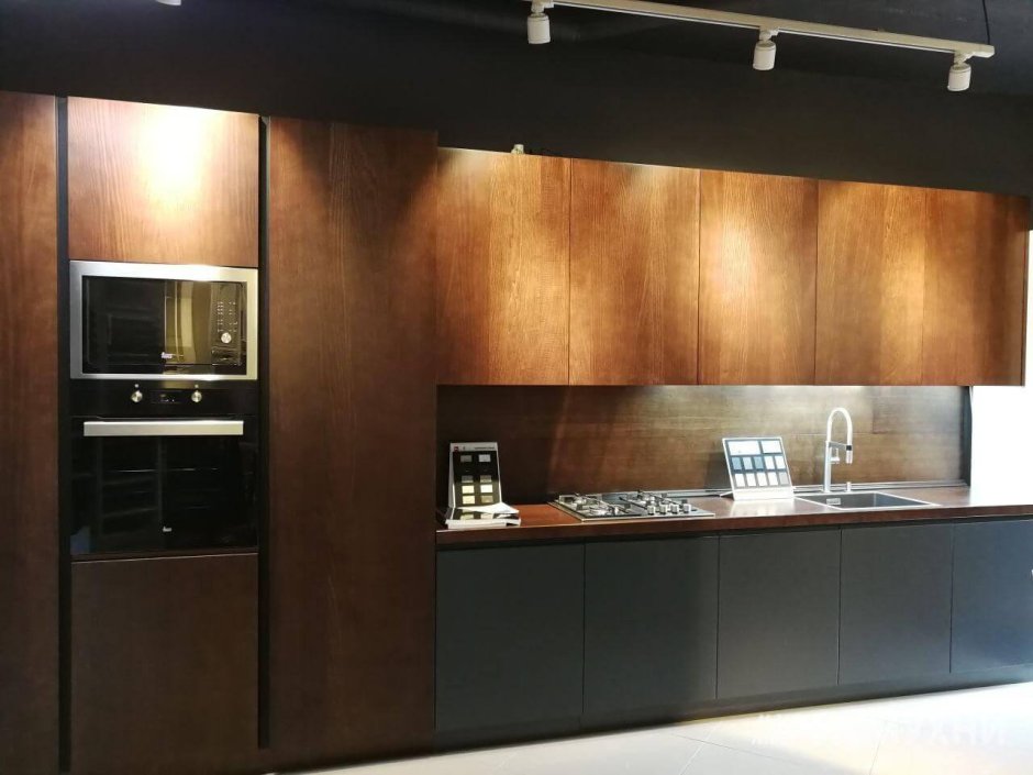 Giulia Novars кухни американский орех