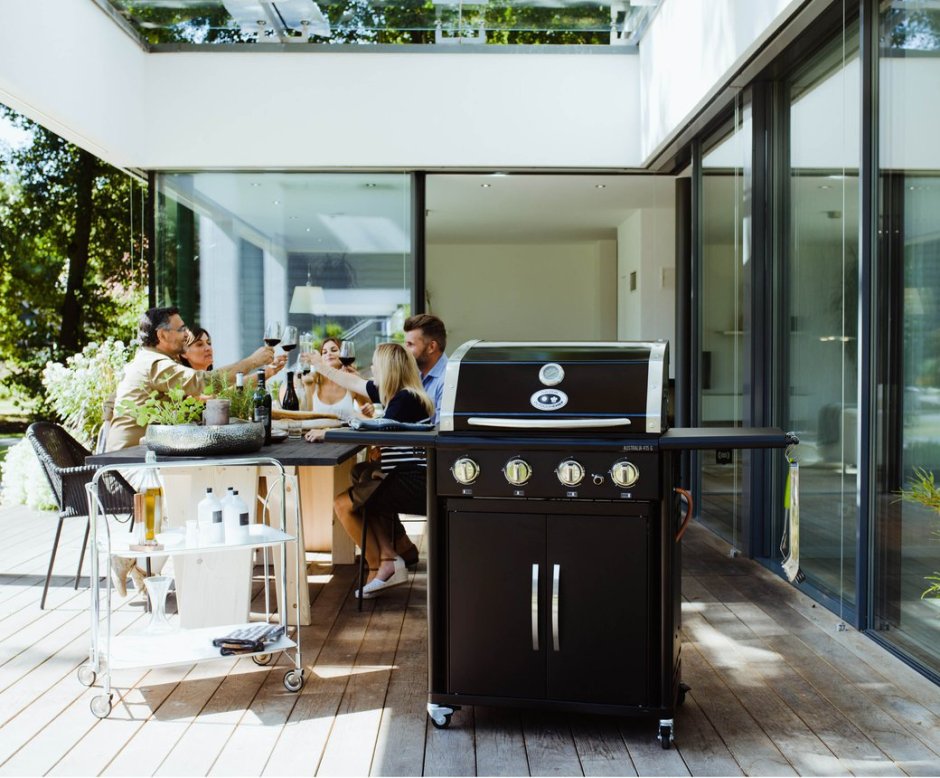 Газовый гриль на веранде