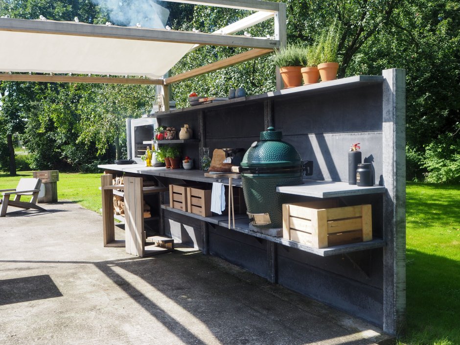 Зона для готовки на улице на даче