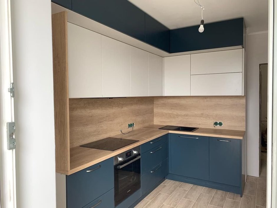 Кухня Глетчер с антресолями