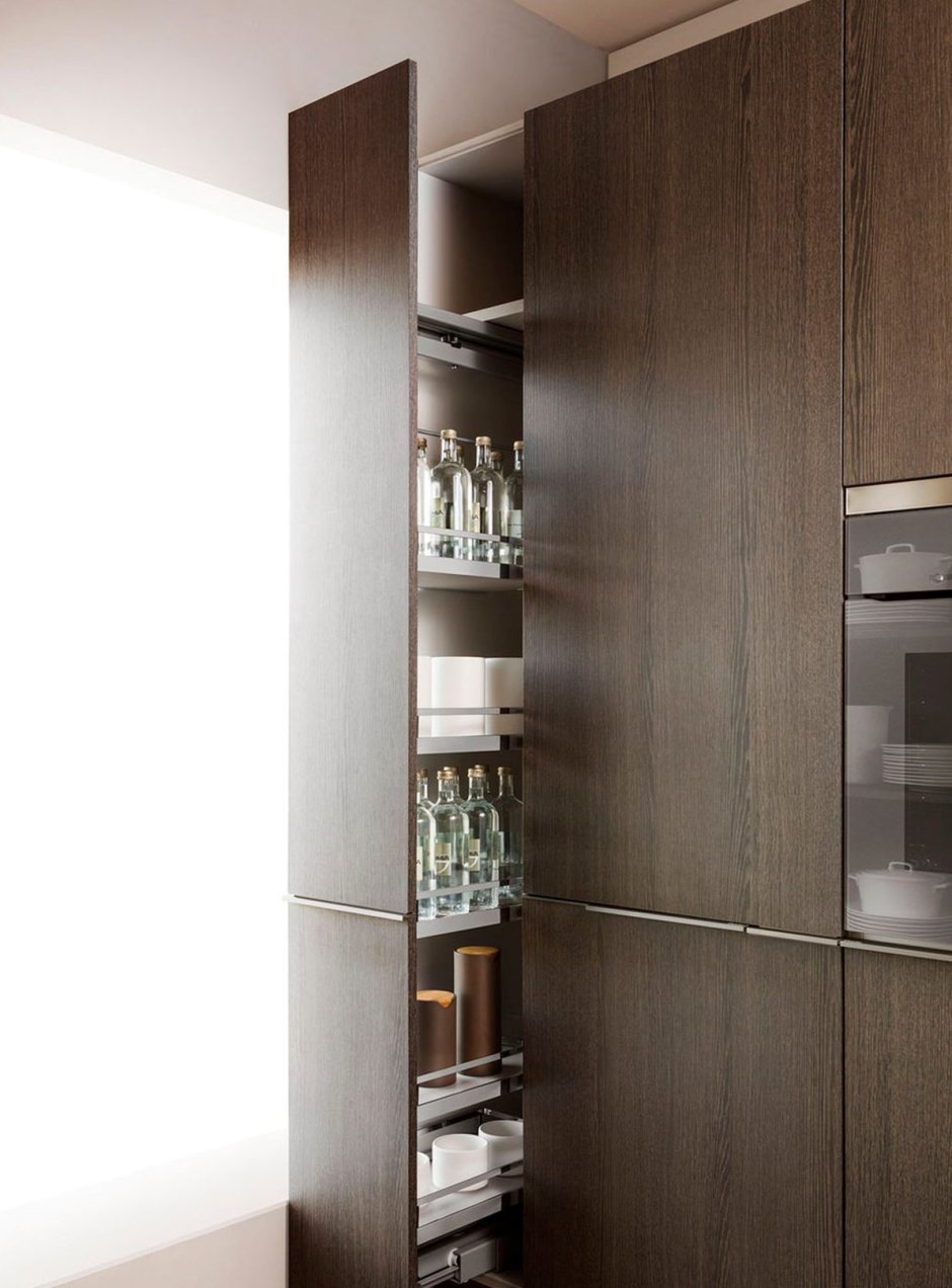 Выдвижной пенал для кухни