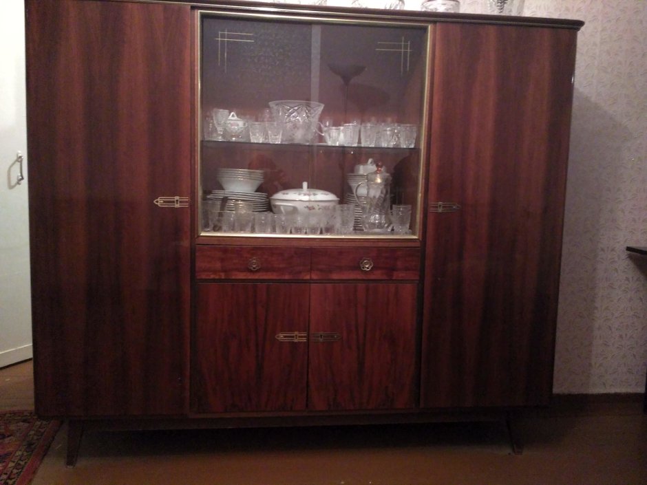 Шкаф-сервант Хельга ГДР