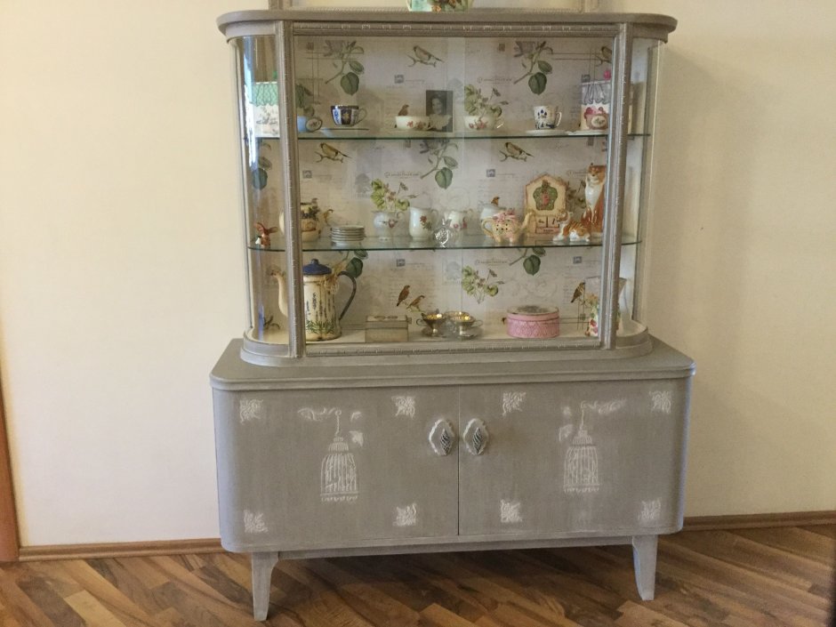 Сервант полированный