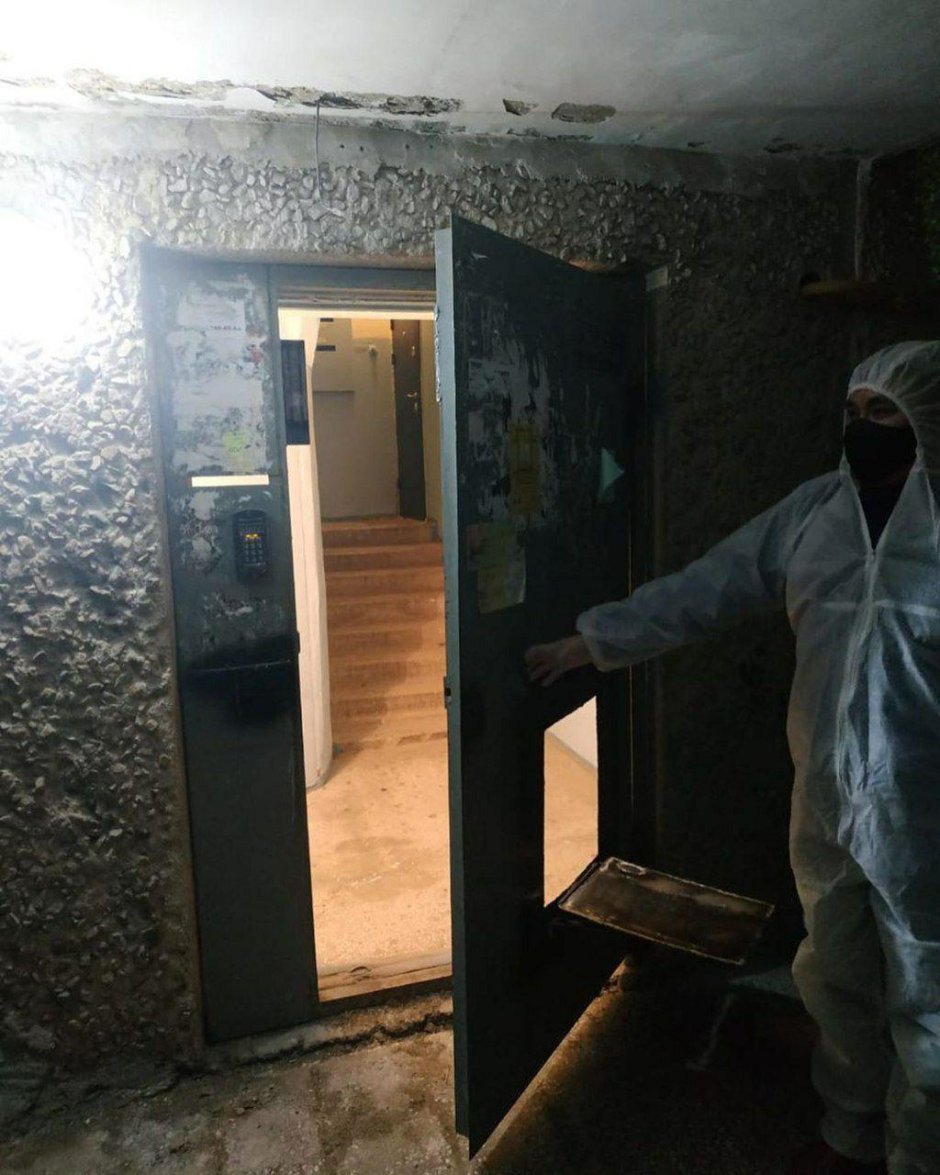 Подъездные двери со стеклом