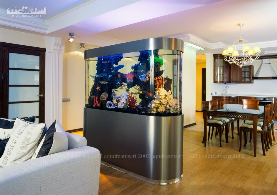 Встроенные аквариумы в интерьере
