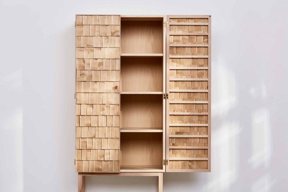 Стильный шкаф в прихожую