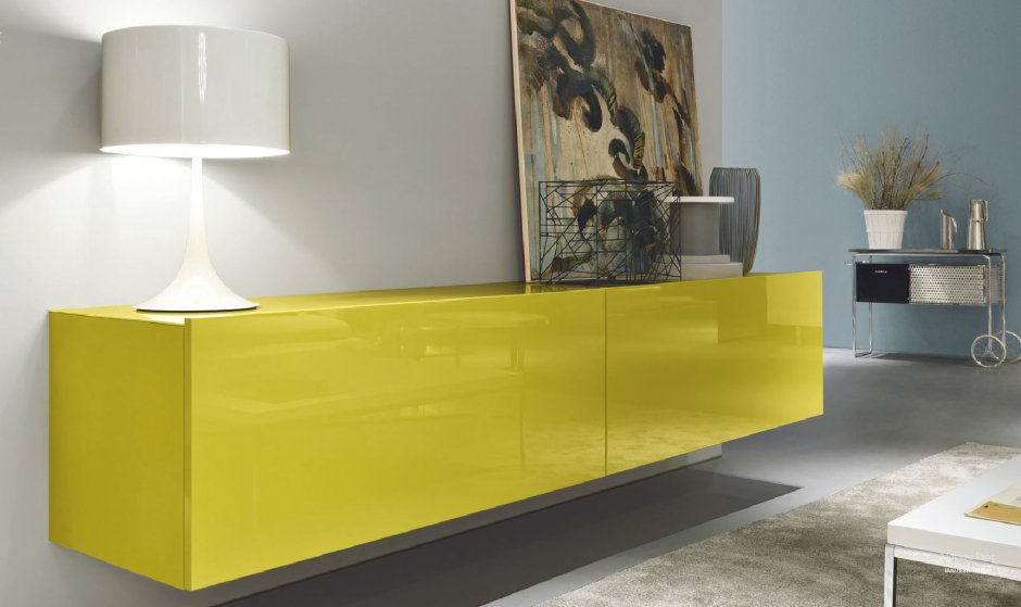 Шкаф до потолка в спальне