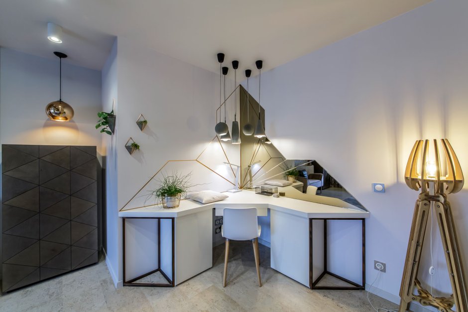 Композиция на комоде в интерьере