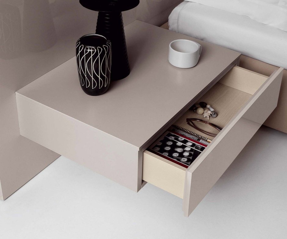 Желтая тумба под телевизор