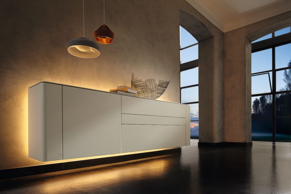 Деревянная полка под телевизор