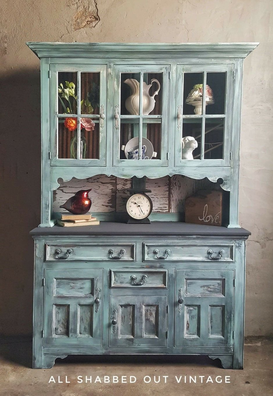 Антикварная мебель в интерьере