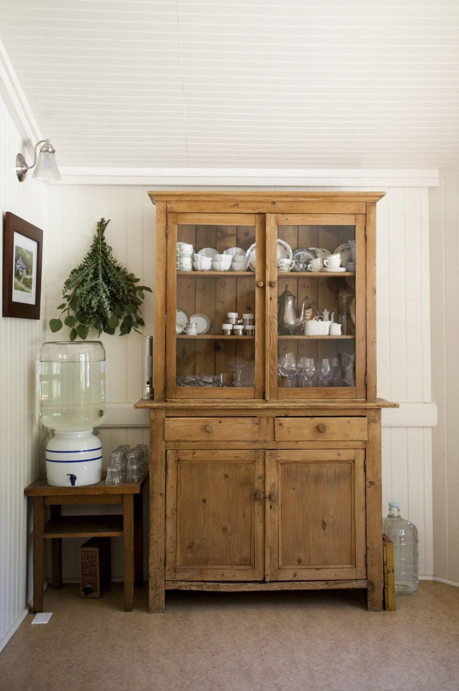 Гатчинскую стенку переделала для кухни