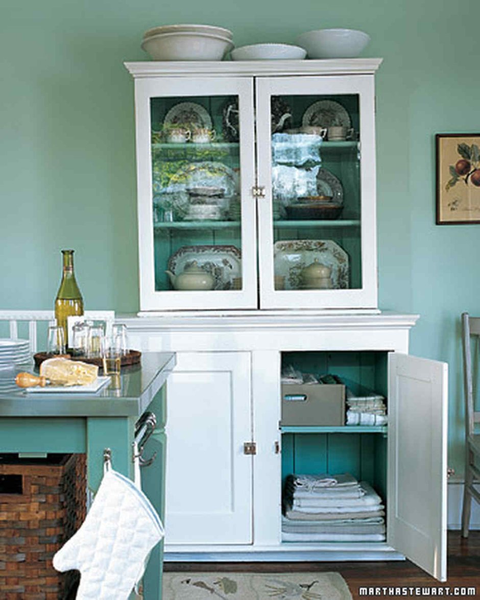 Старинный буфет золотой виноград