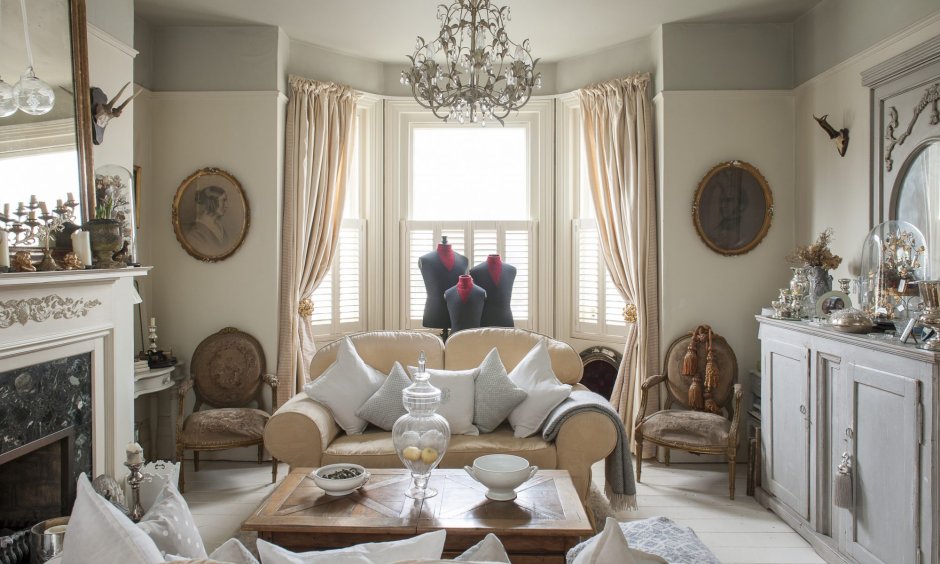 Стол Эшли ДЕМАРЛОС