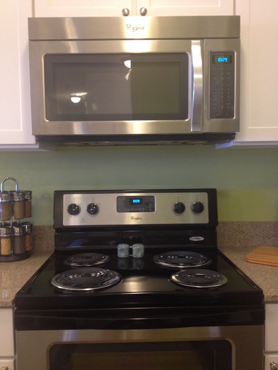 Микроволновка над вытяжкой Bosch dhi646cq