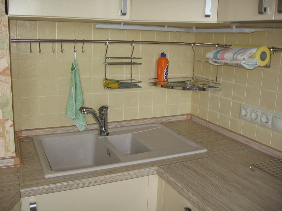 Бежевые кухни