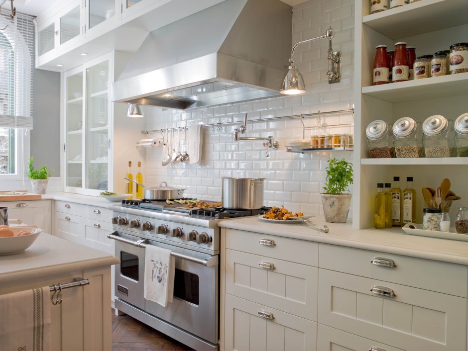 Балки в интерьере кухни