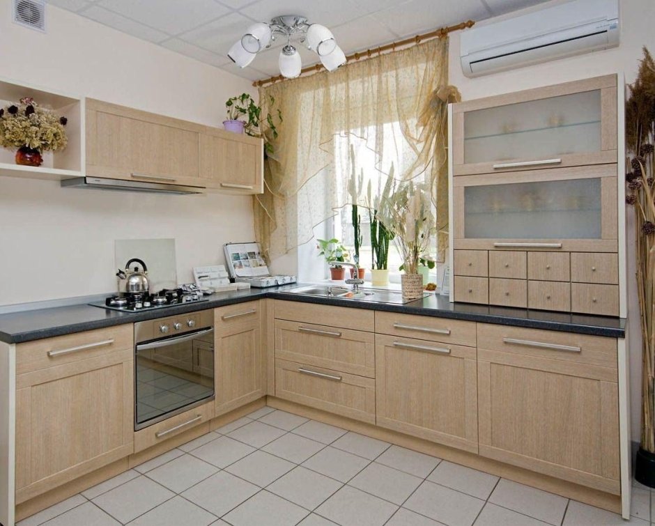 Кухни в доме с большими потолками